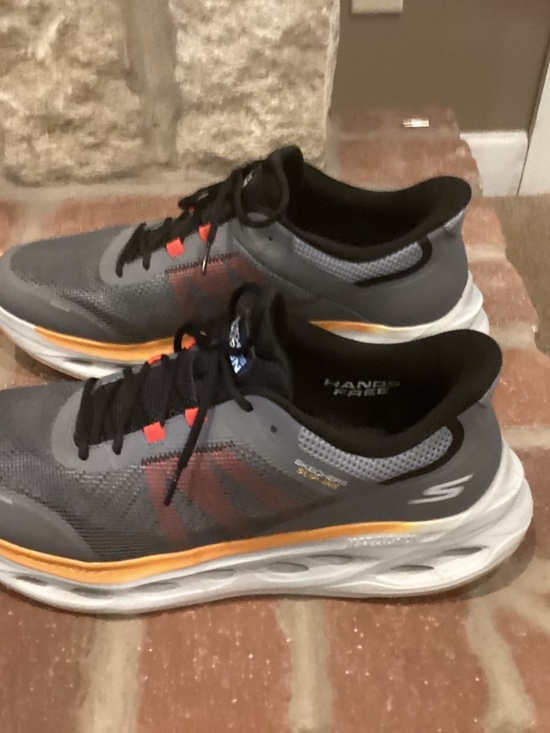 Skechers Max Cushioning Glide Step Aberdeen Hands Free Slip-ins  size 14 D